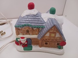 VTG 1994 Avon Santa Town Santa&#39;s House Lighted Christmas Decor w/ Original Box - £11.67 GBP