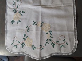 Vintage Cotton Needlepoint Table Runner Lace Edge 15.5x43 Dresser Scarf - £16.44 GBP