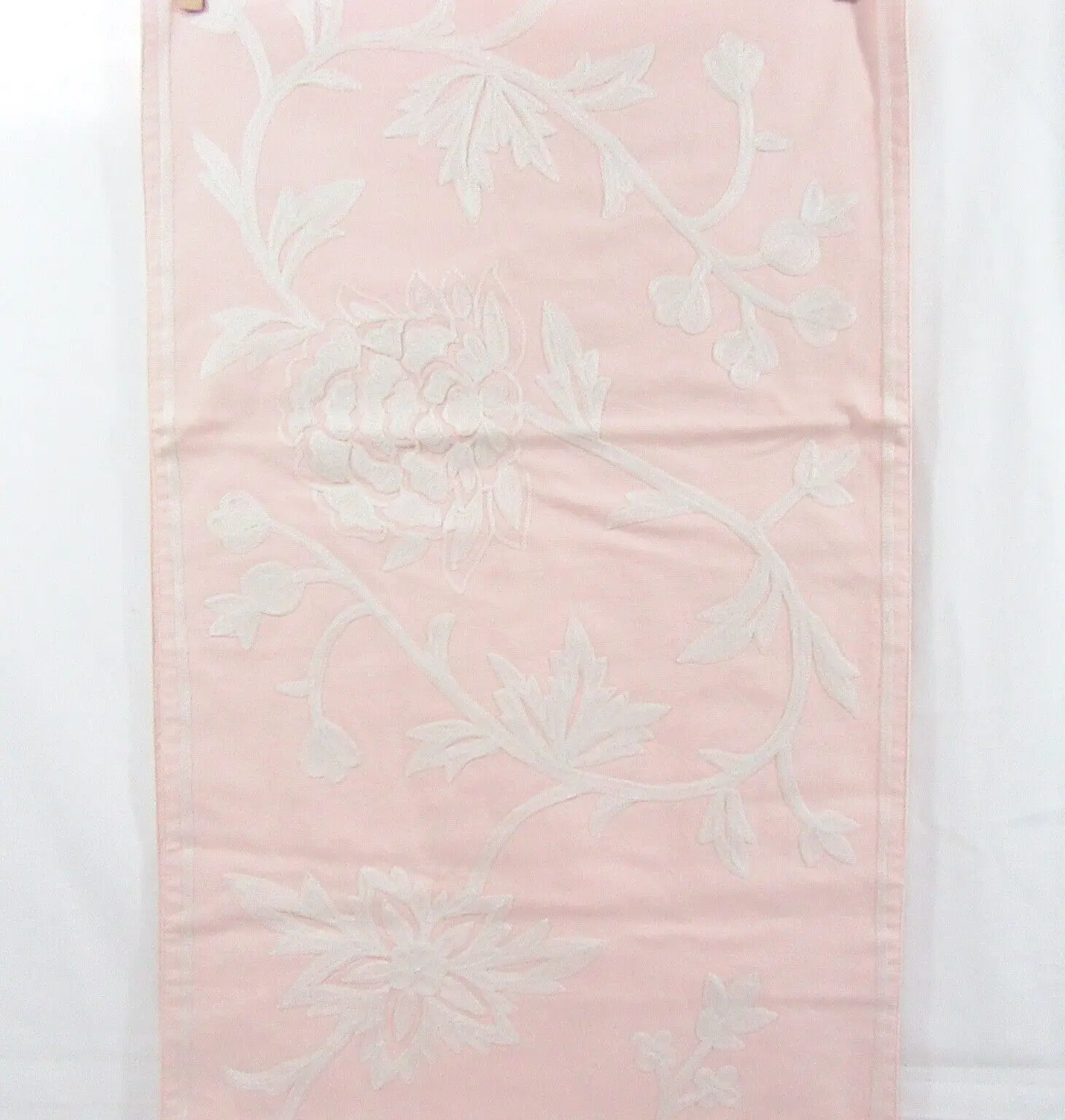Williams-Sonoma Spring Crewel Embroidery Pink Floral Table Runner - £49.13 GBP