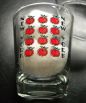 New York New York Shot Glass Twelve Small Red Apples Framed by New York in Black - £5.56 GBP