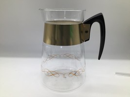 CORNING Glass Coffee Carafe Heat Proof Gold Band Mid Century Swirl Design - $241.39 MXN