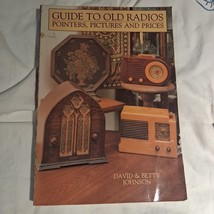 Guide to Old Radios, Pointers, Pictures and Prices Paperback - $129.94 MXN