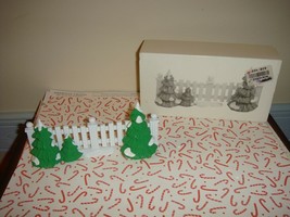 Dept. 56 Snow Village Frosty Tree-Lined Picket Fence Metal  - £12.75 GBP