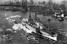 Uss Arizona Navy WW2 Battleship Passing Through New York City 4X6 Photo Postcard - £6.78 GBP