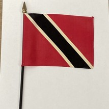 New Trinidad &amp; Tobago Mini Desk Flag - Black Wood Stick Gold Top 4” X 6” - £3.99 GBP