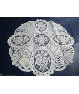 Great Lake Lace Round 20&quot; Doily - $375.20 MXN