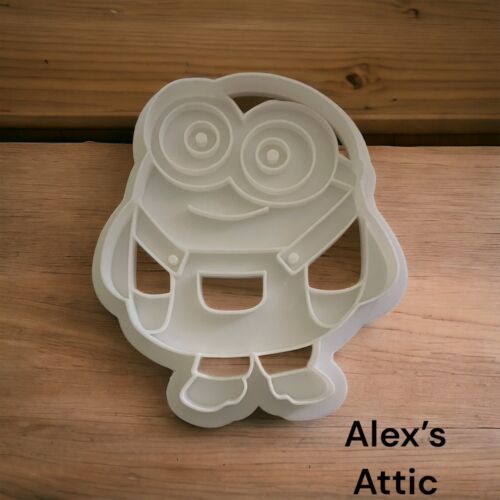 Cookie Cutter Minion Plastic - $4.94