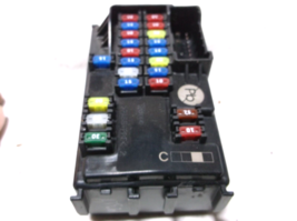 18-19-20  HYUNDAI ELANTRA GT  / PCB/  FUSE/BOX/BLOCK image 2