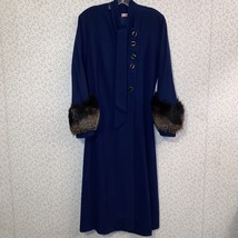 Vintage 40s 50s 60s Blue Overcaot With Black Buttons and Mink Fur On the Sleeves - £144.33 GBP