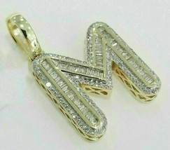 3 KT Baguette Diamanti Artificiali Alfabeto Lettera M Ciondolo 14k Giallo Plated - £162.16 GBP