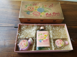 Vintage Pink Petals Bath Gift Set with Original Box (Incomplete) - £31.15 GBP
