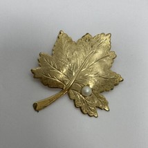 Vintage Signed Sarah Cova Large Big Leaf Pin Brooch Gold tone Faux Pearl - $7.95