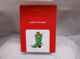 Hallmark Keepsake &quot;Lights To Boot&quot; 2021 Ornament NEW OTHER - $11.03 CAD