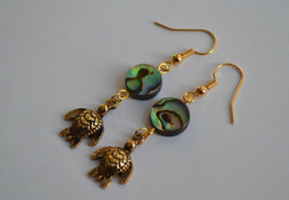 Handmade Round Abalone shell Antique gold plated turtle earring - £15.97 GBP