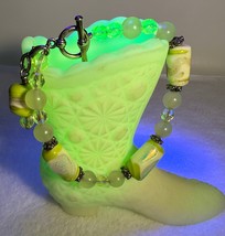Vaseline AB Glass &amp; Art Glass Beaded Bracelet - £32.91 GBP