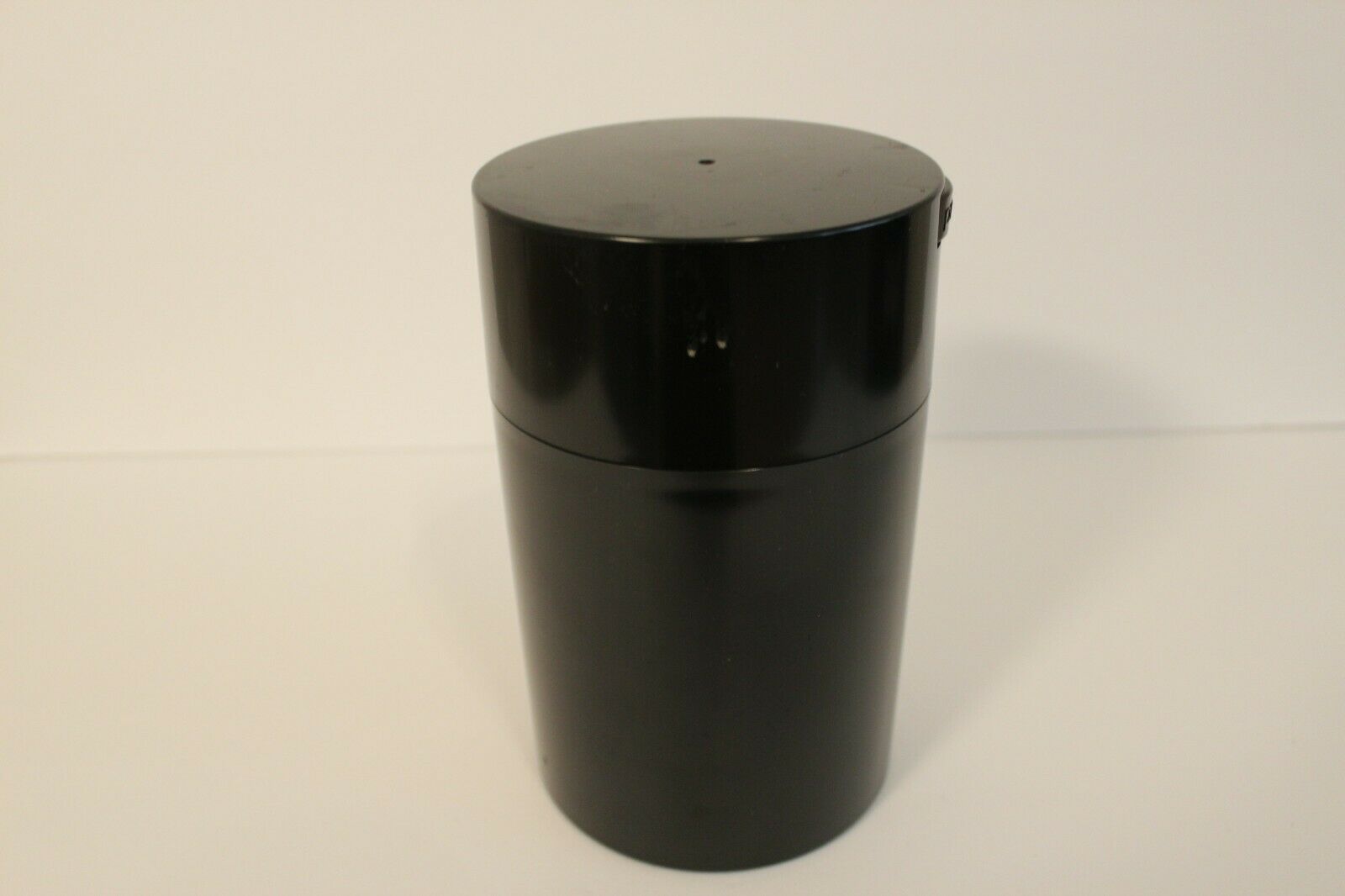 Black Vacuum-Sealed Humidor - $95.00