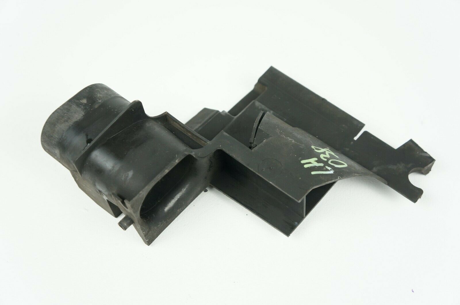 04-2008 chrysler crossfire left driver radiator cooling air intake vent inlet - $36.19