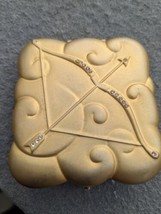 Vintage Estee Lauder Gold Tone Rhinestone Sagittarius Compact Bow Arrow ... - $22.00
