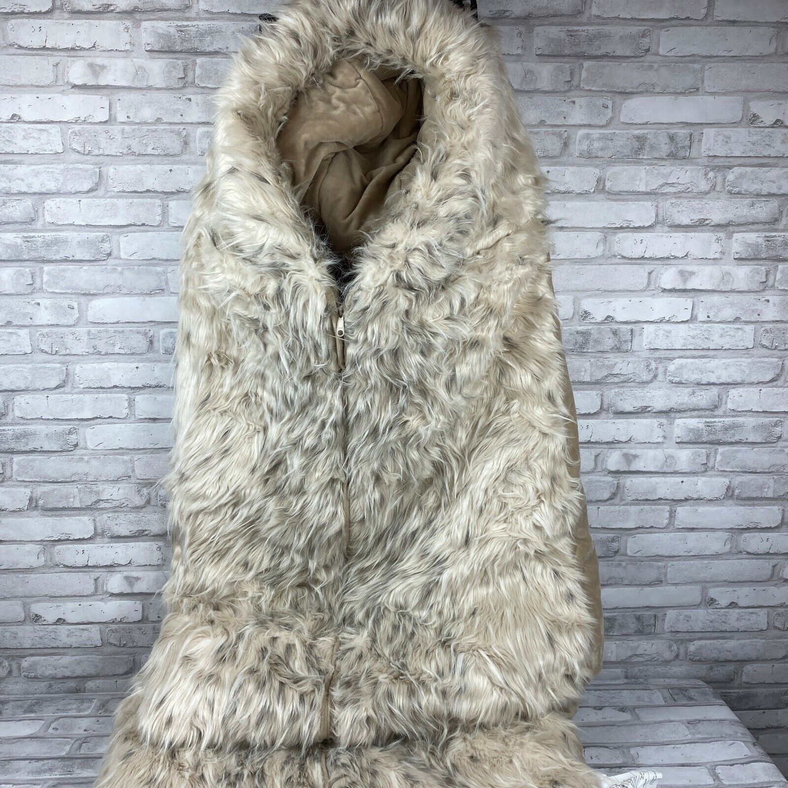 Pottery Barn Teen Sleeping Bag Faux Fur Tan Brown Spotted Hooded Zip Front - $81.26