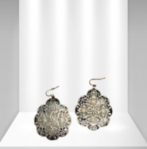 Vintage Women Accessories Jewelry Flora Easter Design Dangle Drop Earrings - £3.96 GBP