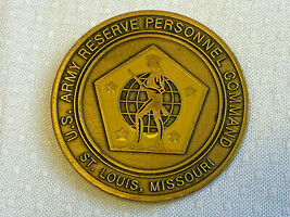Army Reserve Personnel Commanders Award Challenge Coin &quot;David Benton&quot; Mi... - £23.94 GBP