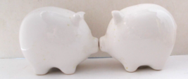 Kissing Pigs Salt &amp; Pepper Shaker Americana Farm Kitchen Ceramic Porcelain - $14.84