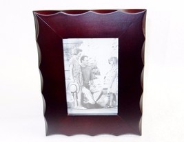 Wooden 4&quot; X 6&quot; Photo Frame w/ Beveled Scallops ~ Desk or Tabletop, #FR-712 - £10.02 GBP