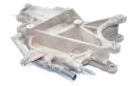 01-04 SILVERADO 2500 LB7 LLY 6.6L DIESEL ALTERNATOR BRACKET MOUNT 76251 image 4