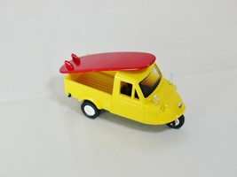 An item in the Toys & Hobbies category: AOSHIMA 1/50 Japan Showa Period Daihatsu Midget 3 wheeler Truck Yellow Surfboard