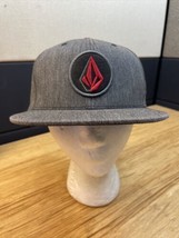 Volcom Flex Fit Ballcap Hat Gray Red Black KG  - £13.39 GBP