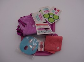 American Girl Doll Magenta Spa Salon Bath Robe &amp; Headband Cosmetic Bag w... - $282.25 MXN