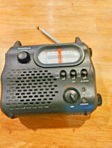 Radio Shack 20-108 AM/FM Weather Band Emergency Crank Radio - £19.89 GBP