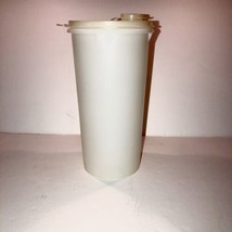 Vintage Tupperware 261-6 1.5 Qrt Round White/Clear Pitcher/563-6 Pour Lid/Cap - £7.41 GBP