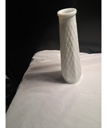 White 9&quot; Milk Glass Flower Bud Vase - Vintage E. O. Brody Co. USA - $8.16 CAD