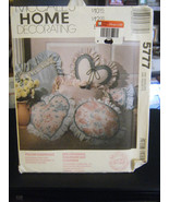 McCall&#39;s 5777 Variety of Decorative Pillows Pattern - £6.11 GBP