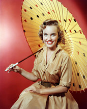 Terry Moore 8x10 Photo (20x25 cm approx) With Colorful Umbrella - £7.62 GBP