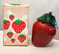 Avon Big Berry Decanter Strawberry Bath Foam 10 oz Red Plastic Bottle NOS Box - £15.51 GBP