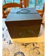 Vintage Filene’s Hat Box Boston Massachusetts Department Store Memorabilia - €33,13 EUR Vintage Filene’s Hat Box Boston Massachusetts Department Store Memorabilia - €33,13 EUR