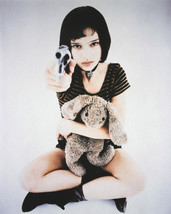 Natalie Portman Leon The Professional Pointing Gun Holding Toy 16x20 Canvas - £55.94 GBP