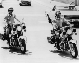 Larry Wilcox, Erik Estrada Chips 16x20 Canvas Giclee Police Motorbikes - $69.99