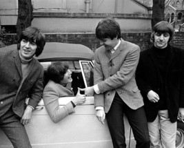 The Beatles Candid By Car 16x20 Canvas Giclee - £55.94 GBP