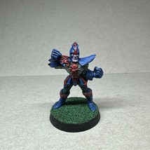 Games Workshop Blood Bowl Dark Elf Lineman metal Painted - $11.67