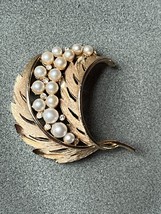 Vintage Open Work Curled Leaf w Faux White Pearl Beads Brooch Pin – 1.5 x 1.5 in - £8.89 GBP