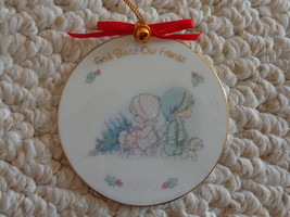 Precious Moments Ceramic Round Shaped Christmas Ornament (#1825) - £11.95 GBP