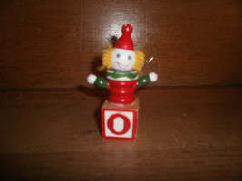 Wooden Christmas Ornament ,  Clown On A Letter Block - €1,74 EUR