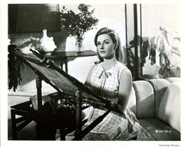 UNKNOWN Blonde THE QUEENS Org MOVIE PROMO PHOTO E190 - £7.96 GBP