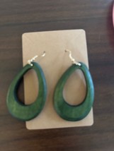 Simple DROP Style Wooden Jewelry Trendy Earrings GREEN - $128.93 MXN