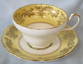 Foley China Exotic Bird In Center Gold Scrolls Yellow Cup &amp; Saucer - $25.63