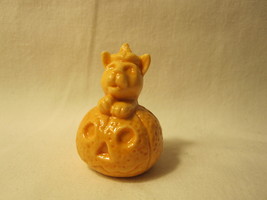 vintage Wade Bone China Miniature: 1.5&quot; tall Kitten in a Jack &#39;o Lantern- orange - £3.86 GBP