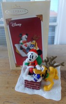 Disney/Hallmark Santa’s Helper Mickey &amp; Pluto Ornament - £20.03 GBP